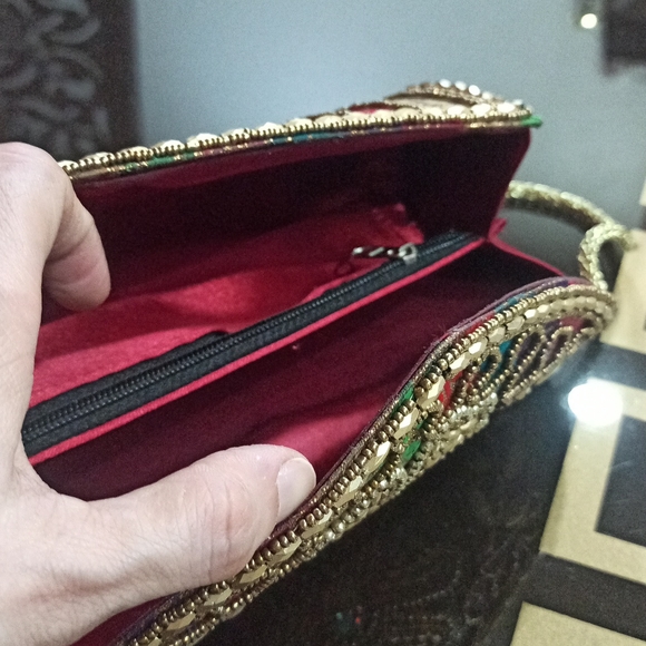 Beautiful clutch - Picture 5 of 5